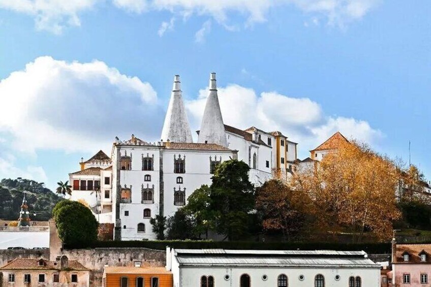 Sintra: Guided Tour to Palacio da Pena, Regaleira and Cabo da Roca