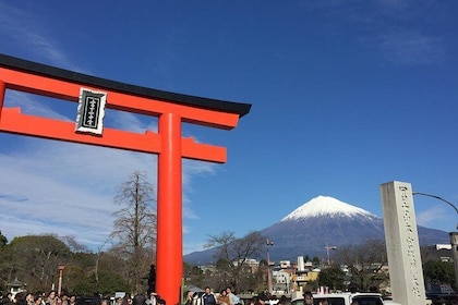 "Kimono dressing experience" and "Mt.Fuji study" tour