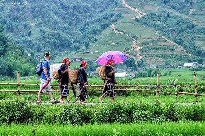 Red Dao village trek and Herbal bath