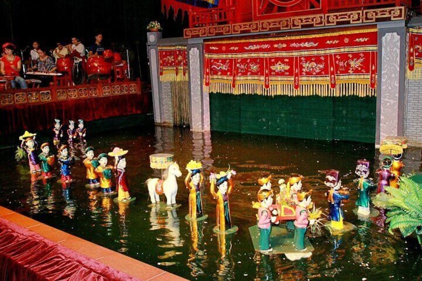 Water puppetry - a fascinating activity that showcases the rich traditional culture of Vietnam.