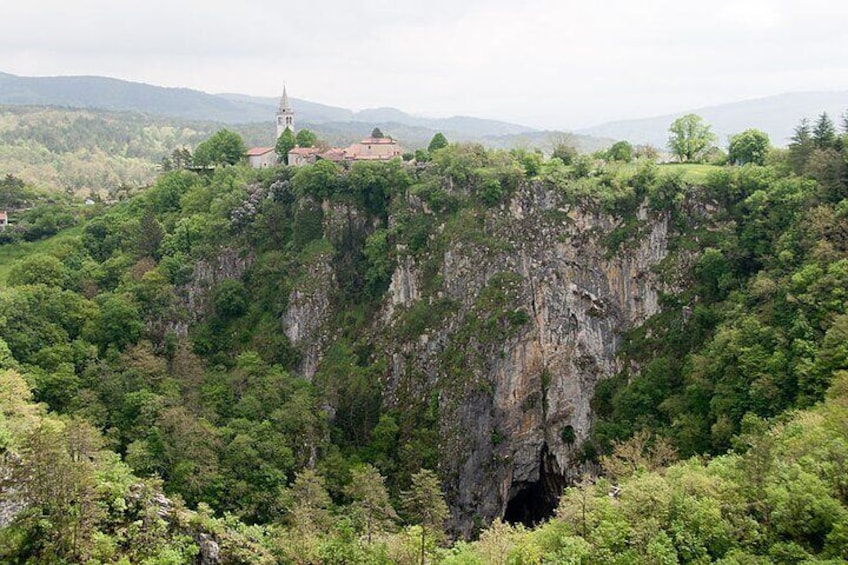 Škocjan cave park and Natura 2000, important natural area