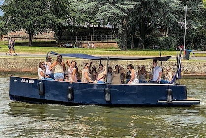 Boat Tour in Frankfurt for up to 12 Guests