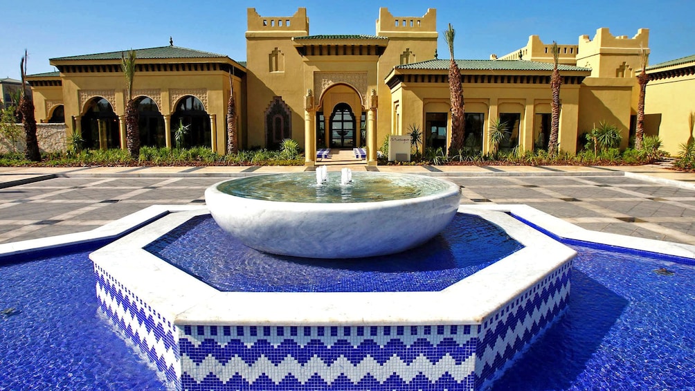 blue and white tiled fountain