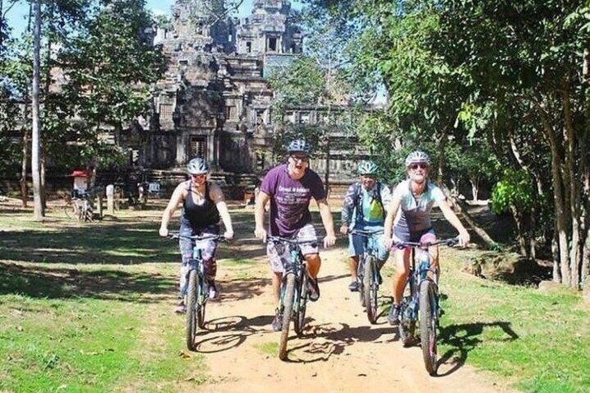 Angkor Sunrise Bike Tour with Breakfast & Lunch