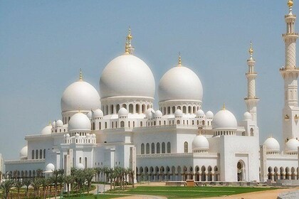 Private Abu Dhabi City Tour & Ferrari World Tour for 1 to 5 people from Dub...