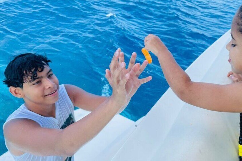 Yacht tour with local guide & snorkeling activities