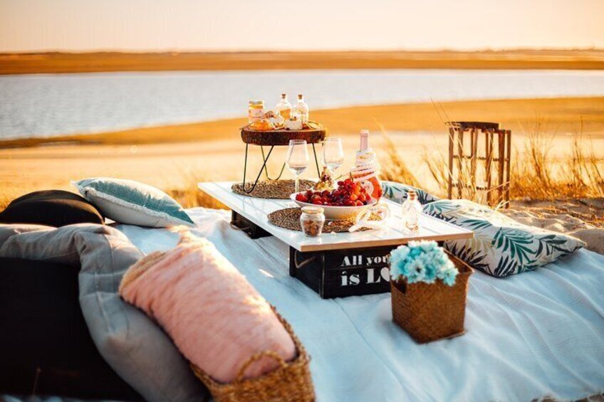 When The Sun Goes Down- Sunset Picnic(minimum 2 persons)