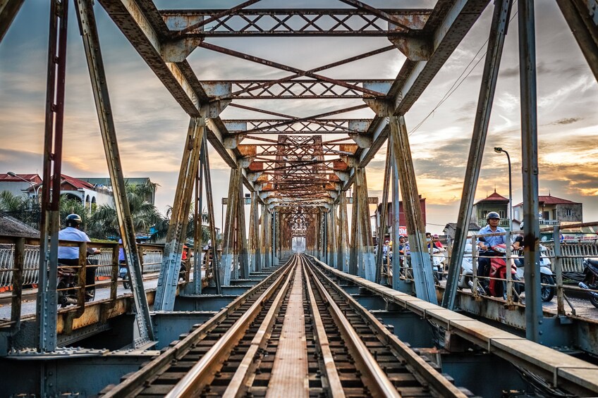 15 Day Hanoi-Pu Luong-Halong-Hue-Hoi An-Ho Chi Minh Tour