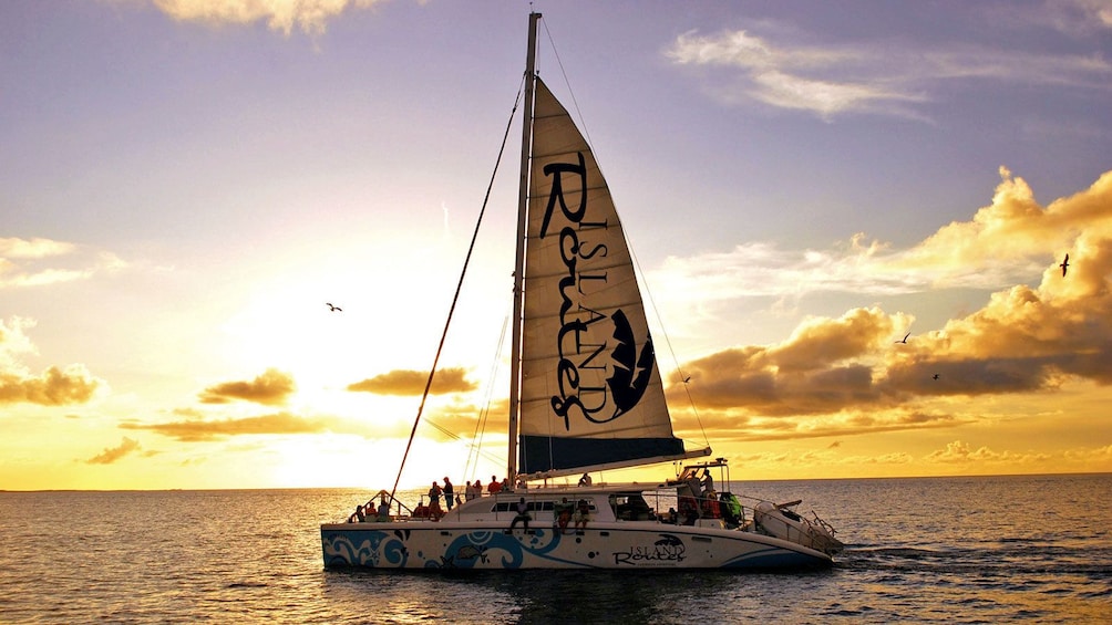 Panoramic view ot he Twilight Sunset Catamaran Cruise in the Turks & Caicos Islands