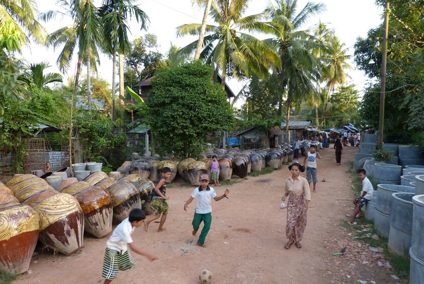 Private Full-Day Shwe Hlaing Village Tour