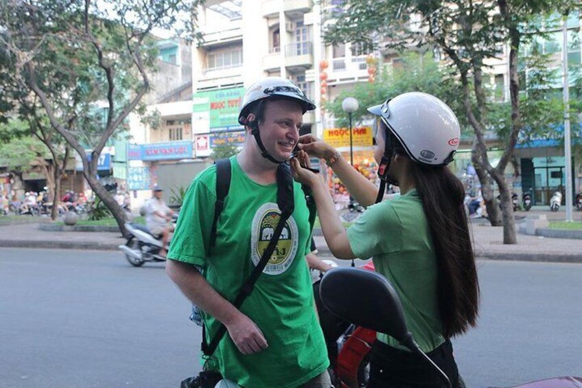 OXO Travel - Private Ho Chi Minh Sightseeing Tour by Motorbike with Local Students