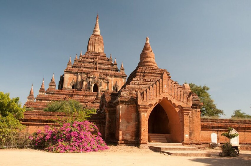 Private Half-Day Mandalay City Tour with Dinner