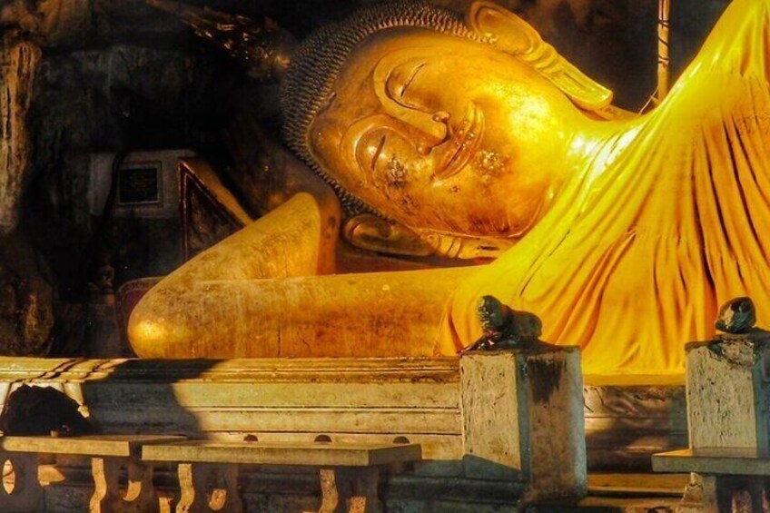 Petchaburi Palace & Temples, Khao Luang Cave Private Tour from Hua Hin