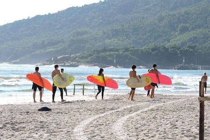 Group Surf Lessons - Florianópolis with Professional precursor Evandro Sant...