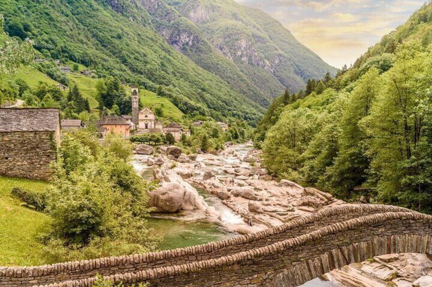 Valle Verzasca: Ascona 007 Dam & Crystal Waters Swimming