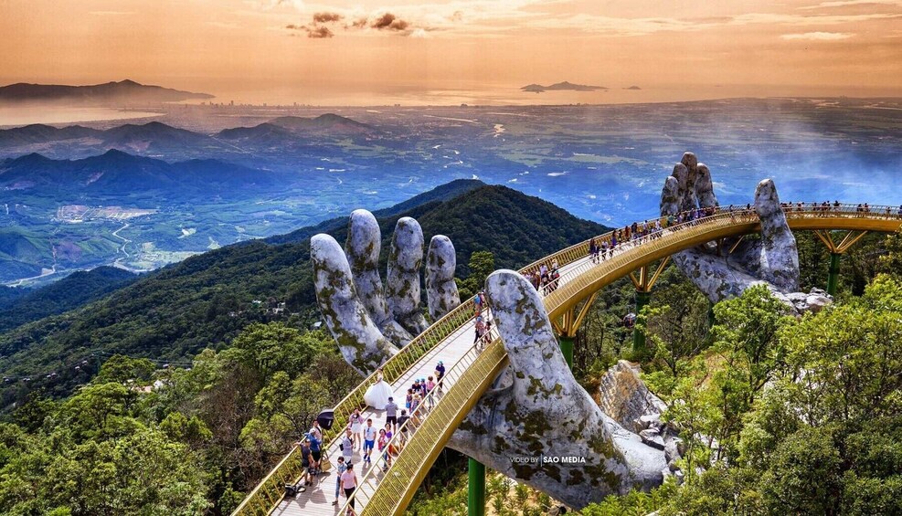 4-DAYS DANANG - BANA HILLS - GOLDEN BRIDGE 