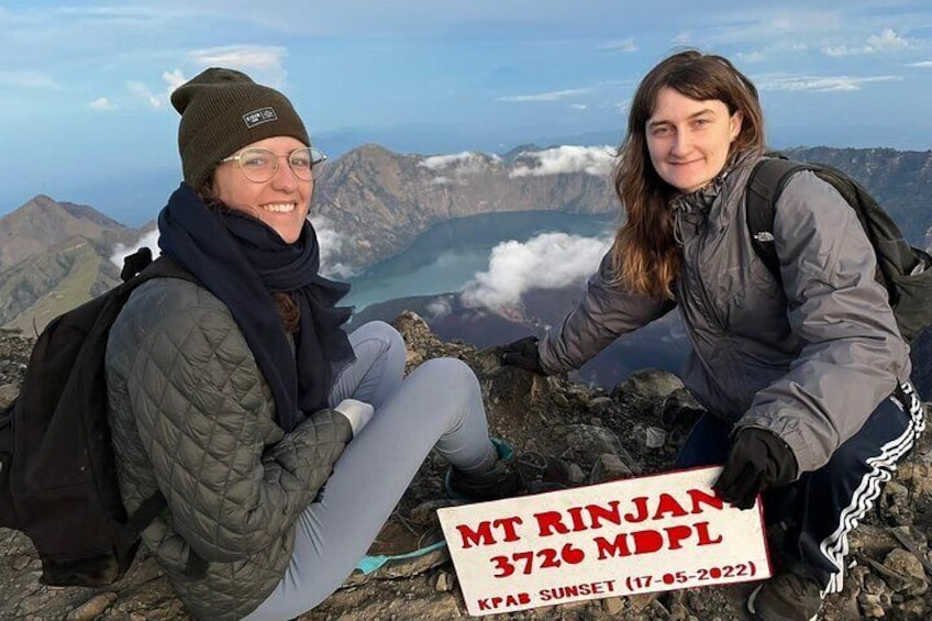 Mount Rinjani Trekking Summit Full View Point 3726m ( 2Days 1Night )