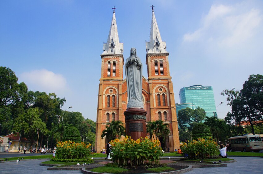 5-DAYS HO CHI MINH - CU CHI TUNNELS - CAN THO 1 NIGHT