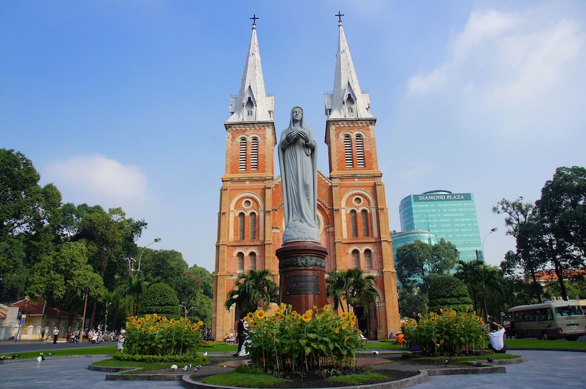 5-DAYS HO CHI MINH - CU CHI TUNNELS - CAN THO 1 NIGHT