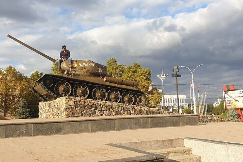 1 DAY from Moldova:City Tour Chisinau -Transnistria SOVIET TOUR