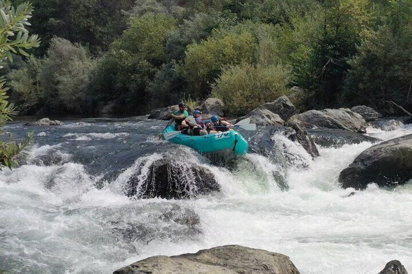 Full-Day Whitewater Rafting Trip on Middle Fork from Auburn (Class 3-4)