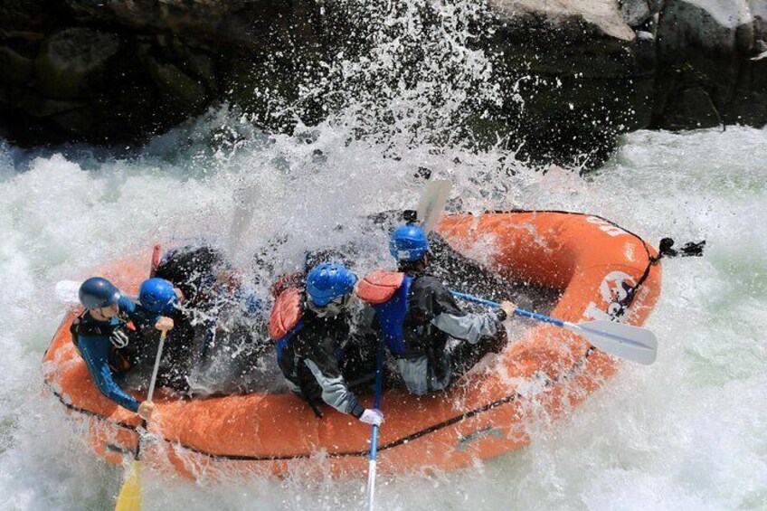 Full-Day Whitewater Rafting Trip on Middle Fork from Auburn (Class 3-4)