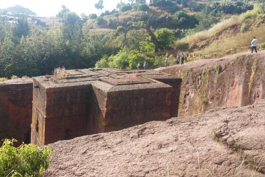 Tour 11 monolithic rock churches & museum in Lalibela & cave church with mummies