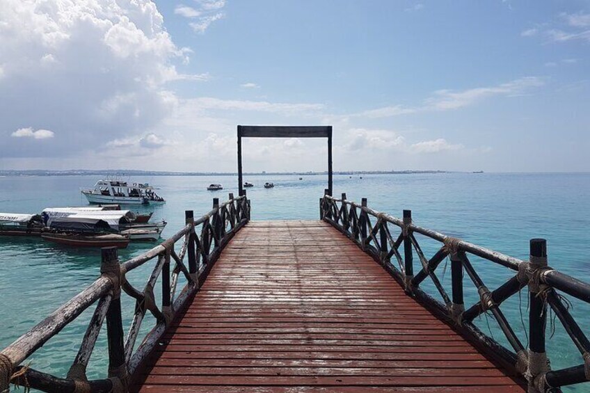 A Half Day Private Prison Island Tour