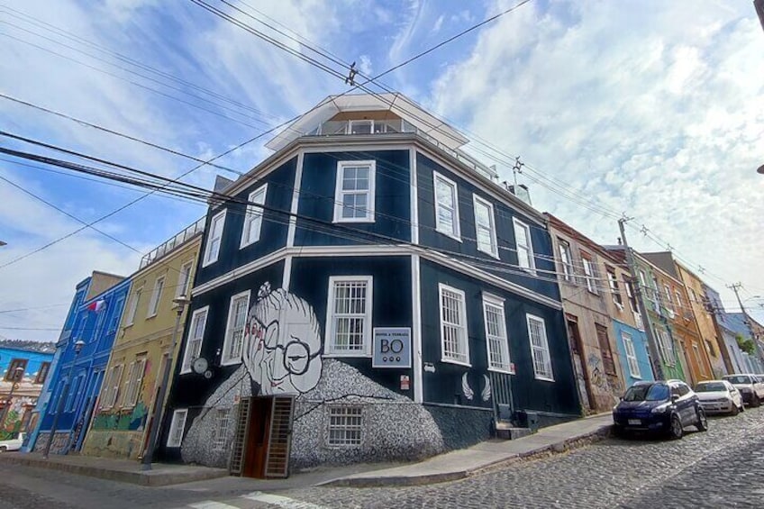 A Private Tour of Valparaíso with an experienced local guide. (Up to 3 members)