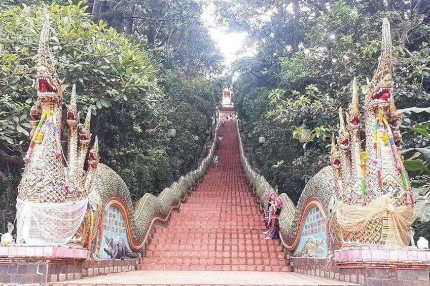 Chiang Mai City Tour By RED TUK TUK: Famous View Point, Attractions & Doi Suthep
