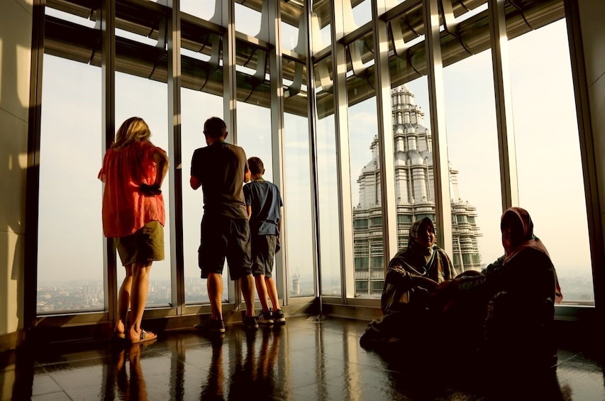 Skip the Line: Petronas Twin Tower Ticket & Hotel Pick up