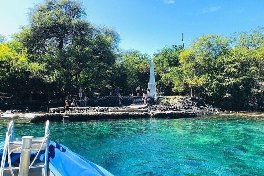 Kealakekua Bay & Captain Cook Snorkel & Sea Cave Adventure!