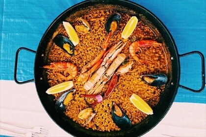 Paella with 1 lt of Sangria at Restaurante America