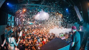 Hollywood Club Crawl - Nightclub Party Tour