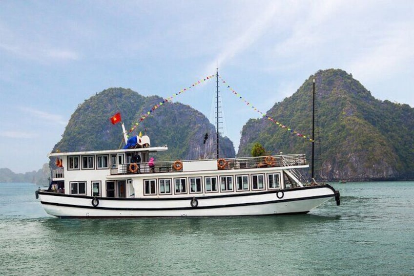 Halong Premium Cruise-Full Day Tour with Lunch, Caving, Titop Hiking,Kayaking...
