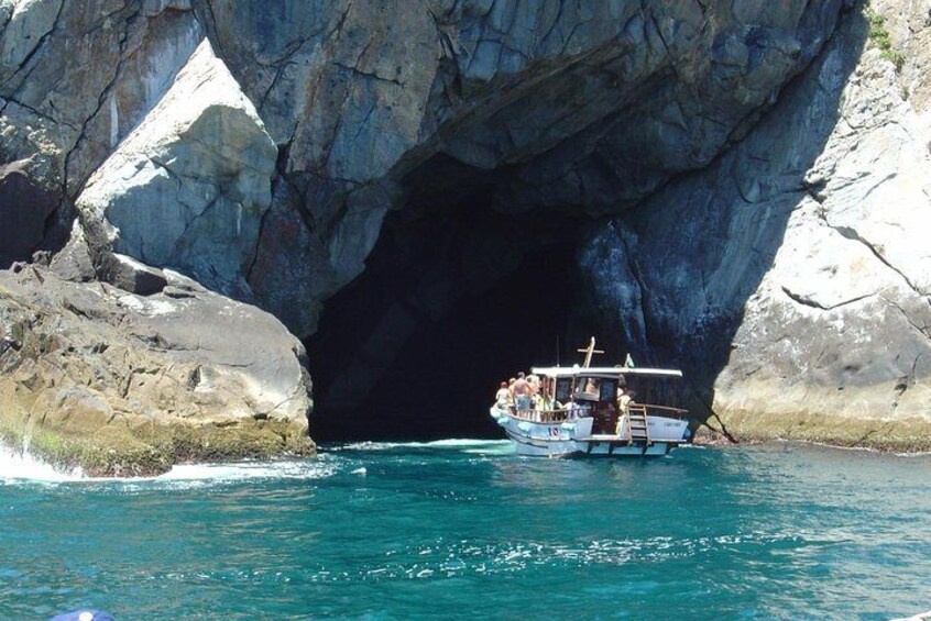 Arraial do Cabo - Boat Tour, Lunch and Guided Transport