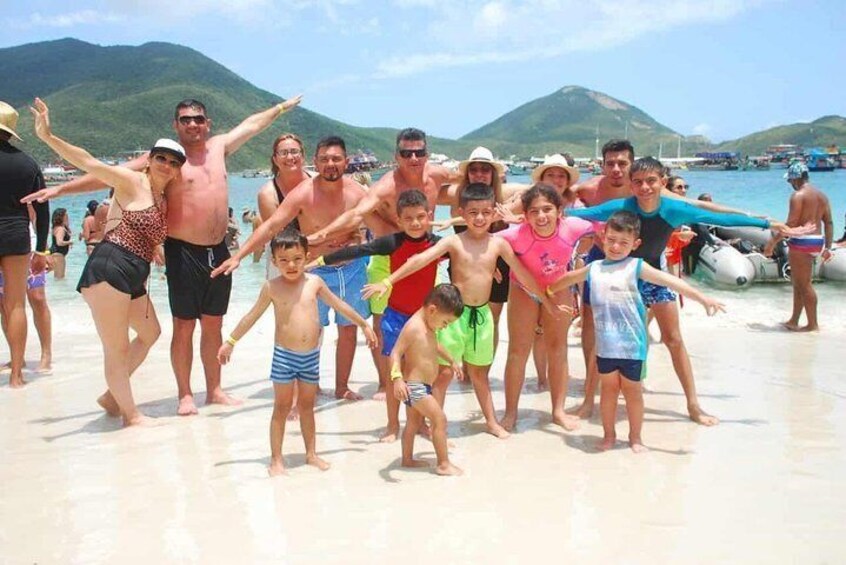 Arraial do Cabo - Boat Tour, Lunch and Guided Transport