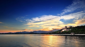 Emperor for a Day - Forbidden City and Summer Palace