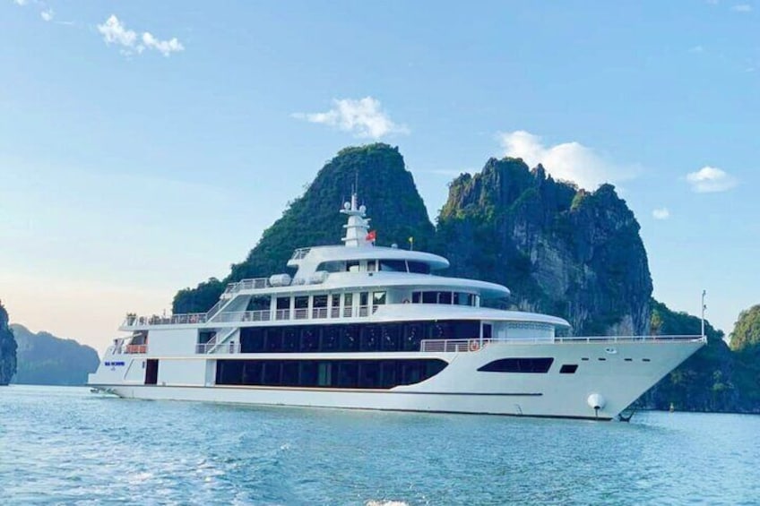 Sea Octopus Cruise - The Top Luxury Day Tour in Halong Bay