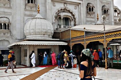 Amusing Old Delhi & Sikh Religious Tour