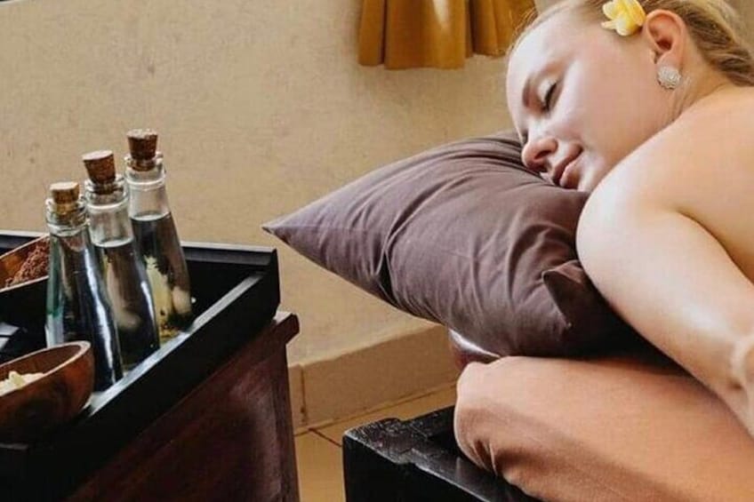 Hair Creambath & Body massage at Luxuri Bali spa