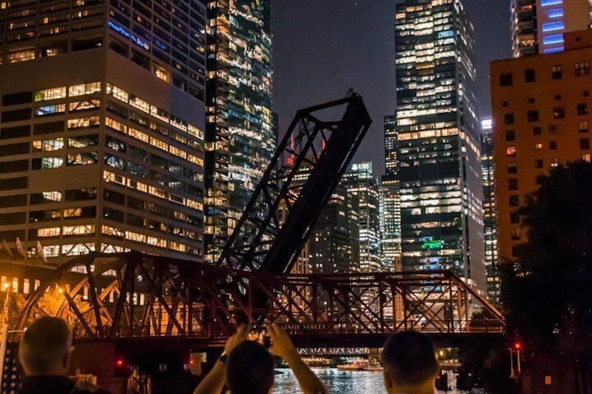 Chicago by Night: 90 Minute River and Lakefront Cruise