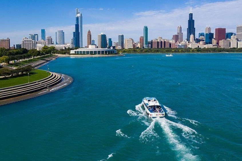 Chicago Urban Adventure River and Lake Cruise