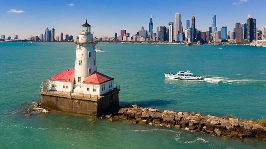 Skyline Queen showcasing the Chicago Skyline!