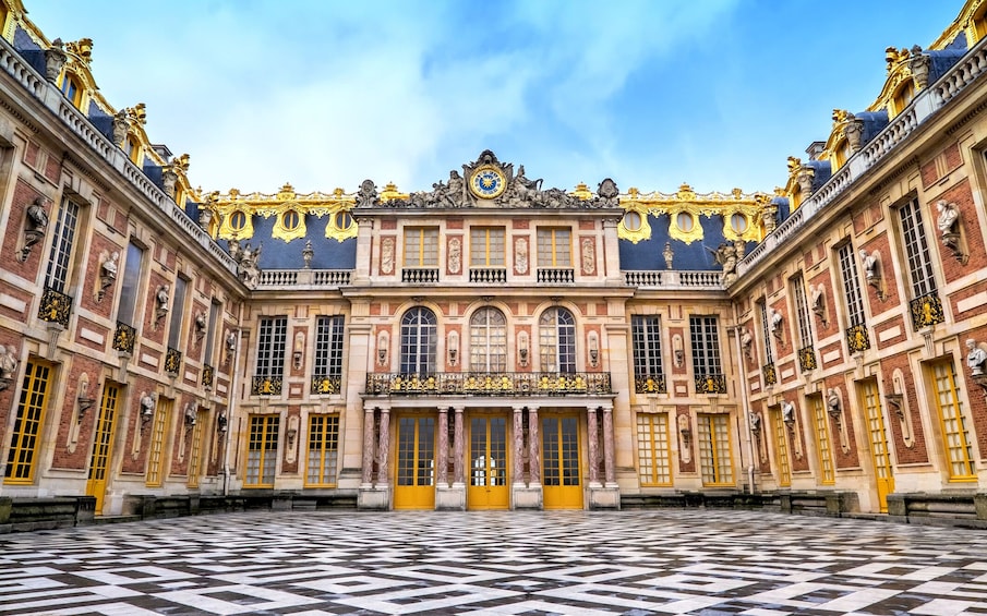 Palace of Versailles: Entry Ticket & Self-Guided Audio Tour