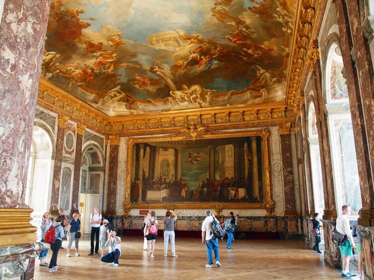 Palace of Versailles: Entry Ticket & Self-Guided Audio Tour