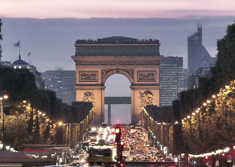 Arc de Triomphe: Skip-the-Line Rooftop & Audio Tour