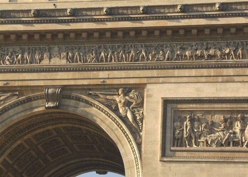 Arc de Triomphe: Skip-the-Line Rooftop & Audio Tour