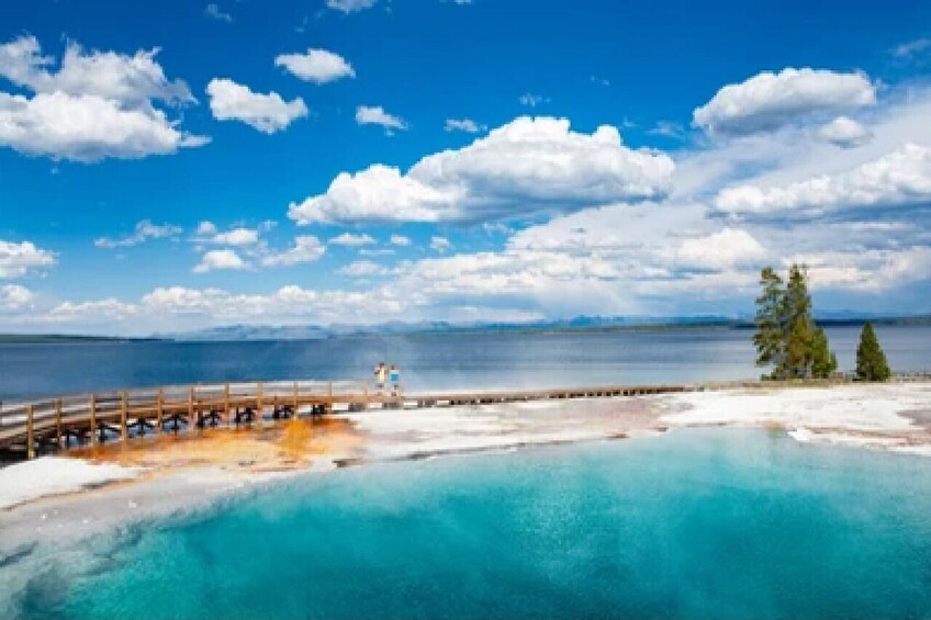 From Jackson: 2 Day/1 Night Grand Teton and Yellowstone National Park Tour