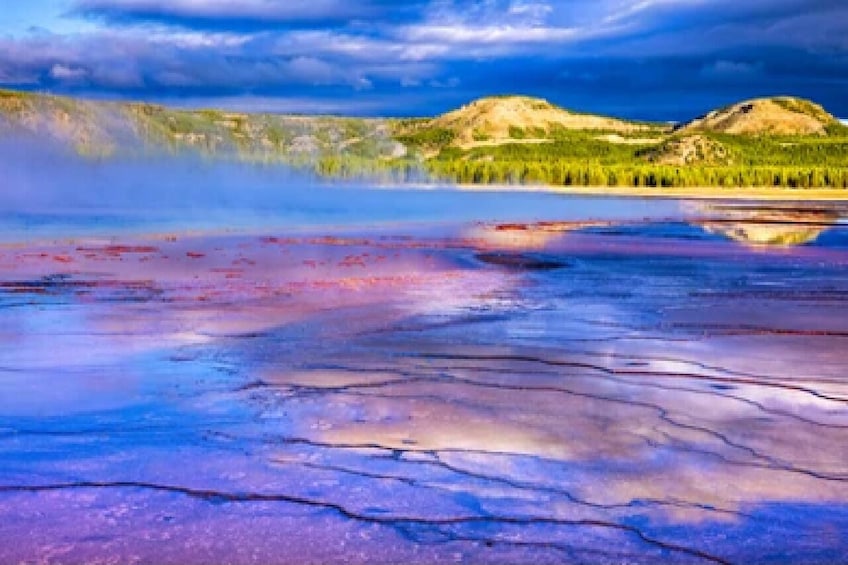 From Jackson: 2 Day/1 Night Grand Teton and Yellowstone National Park Tour